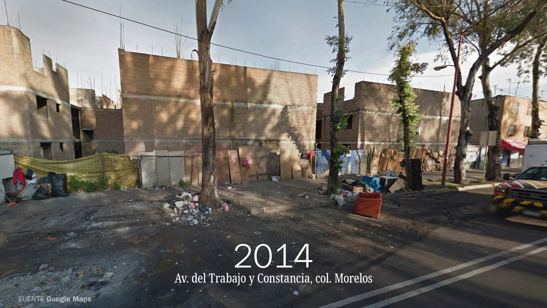 Imagen de Google Maps en la que se muestra un basurero clandestino sobre una avenida de la Ciudad de México en el año 2014