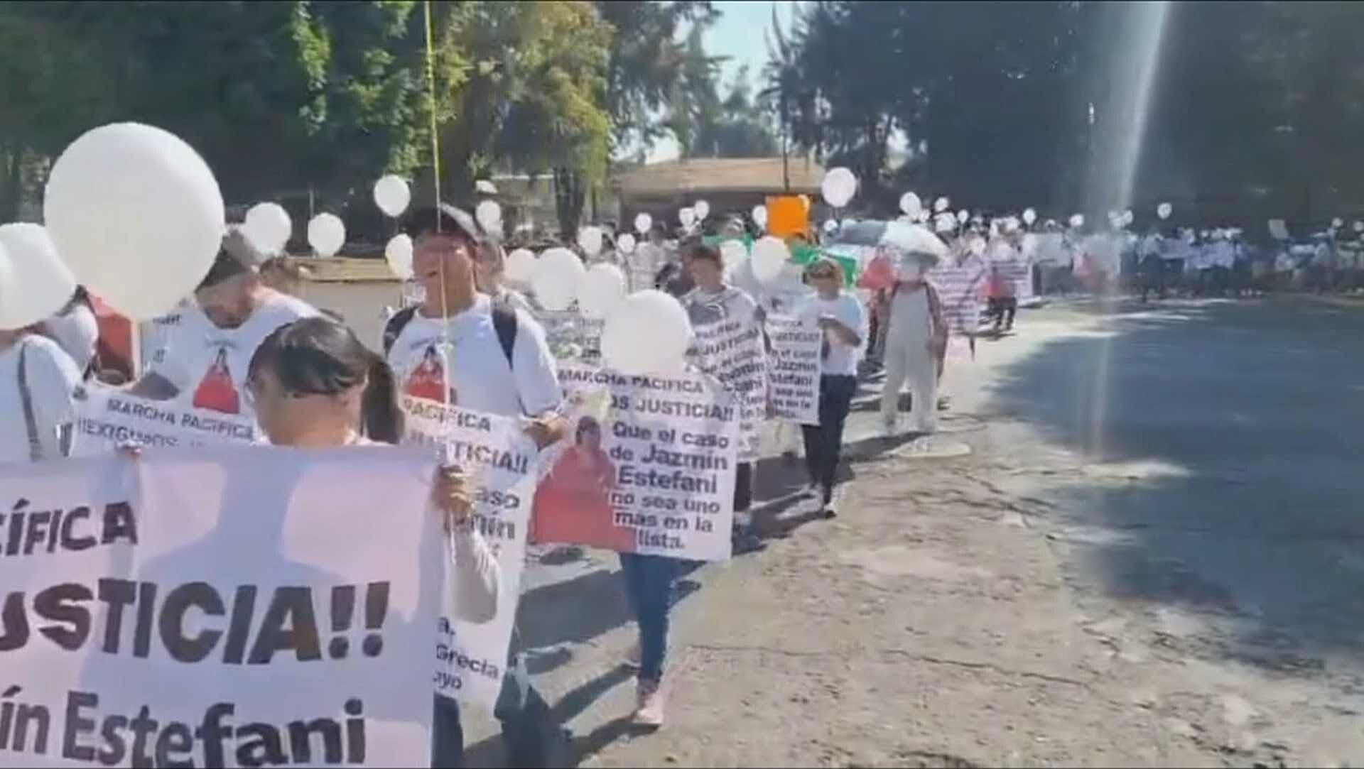 Marchan en Uruapan para Exigir Justicia por el Feminicidio de Jazmín Estefania