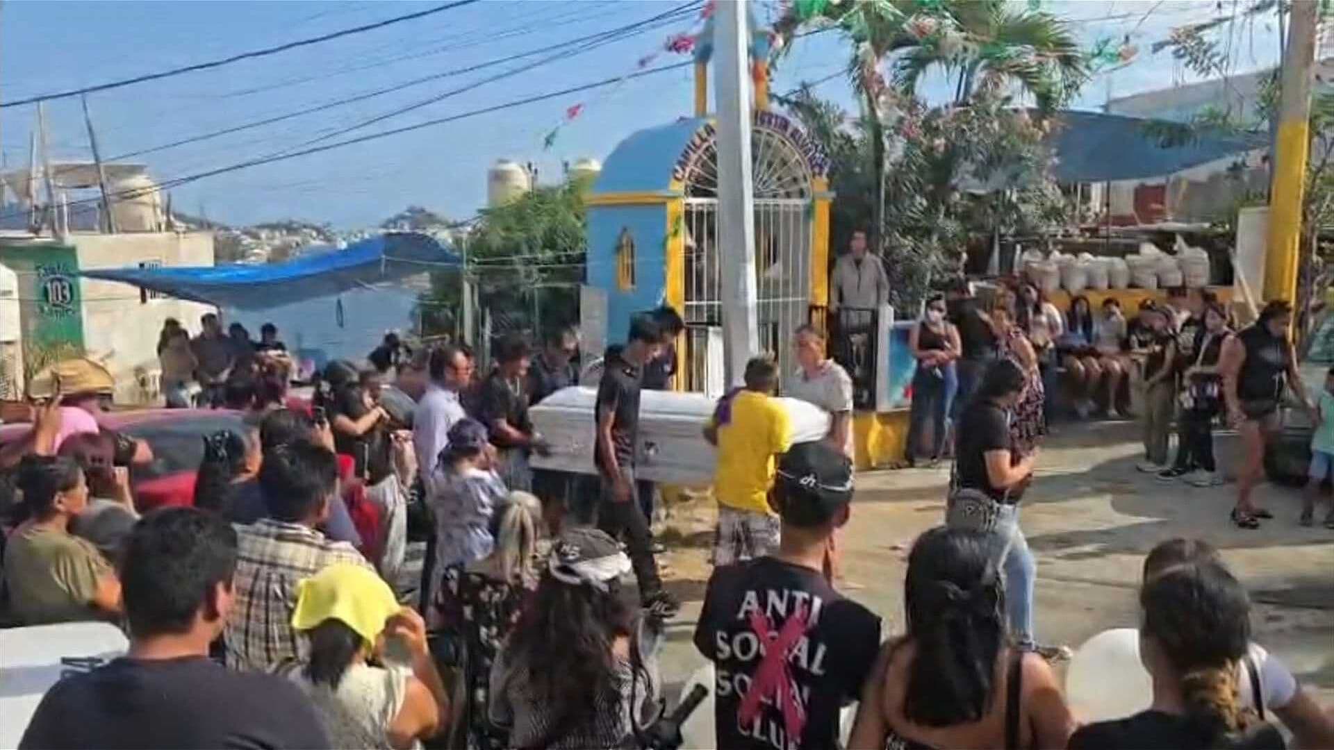 Despiden a Melany, Estudiante del Colegio de Bachilleres Que Murió Tras Un Ataque a Transporte en Acapulco