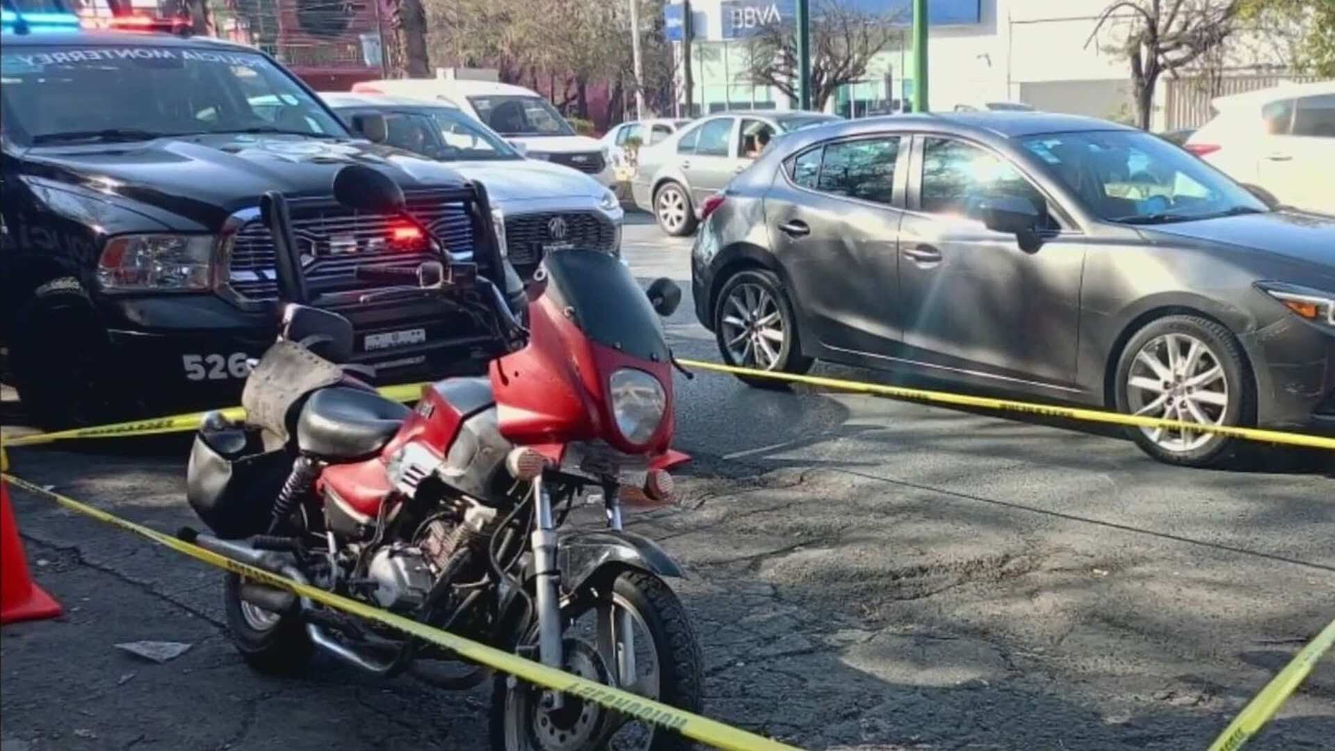 Cae Dos Con Motos Robadas en Centro de Monterrey