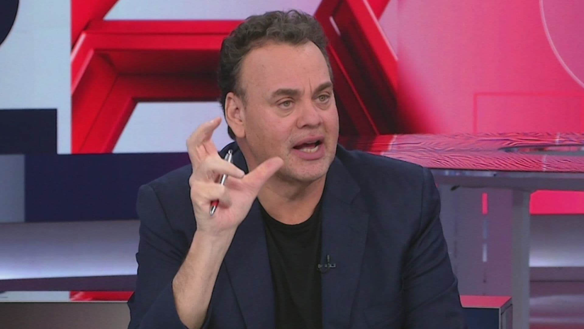 David Faitelson Dice que el Racismo se Debe Atacar con Educación y Tolerancia Cero