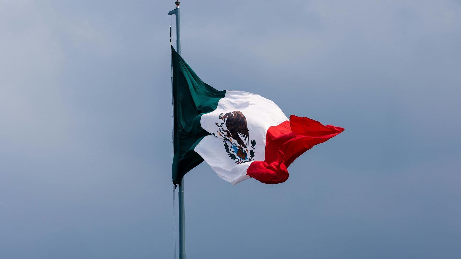 Cronología de las Banderas en México: Así Ha Cambiado el Lábaro Patrio en el Tiempo