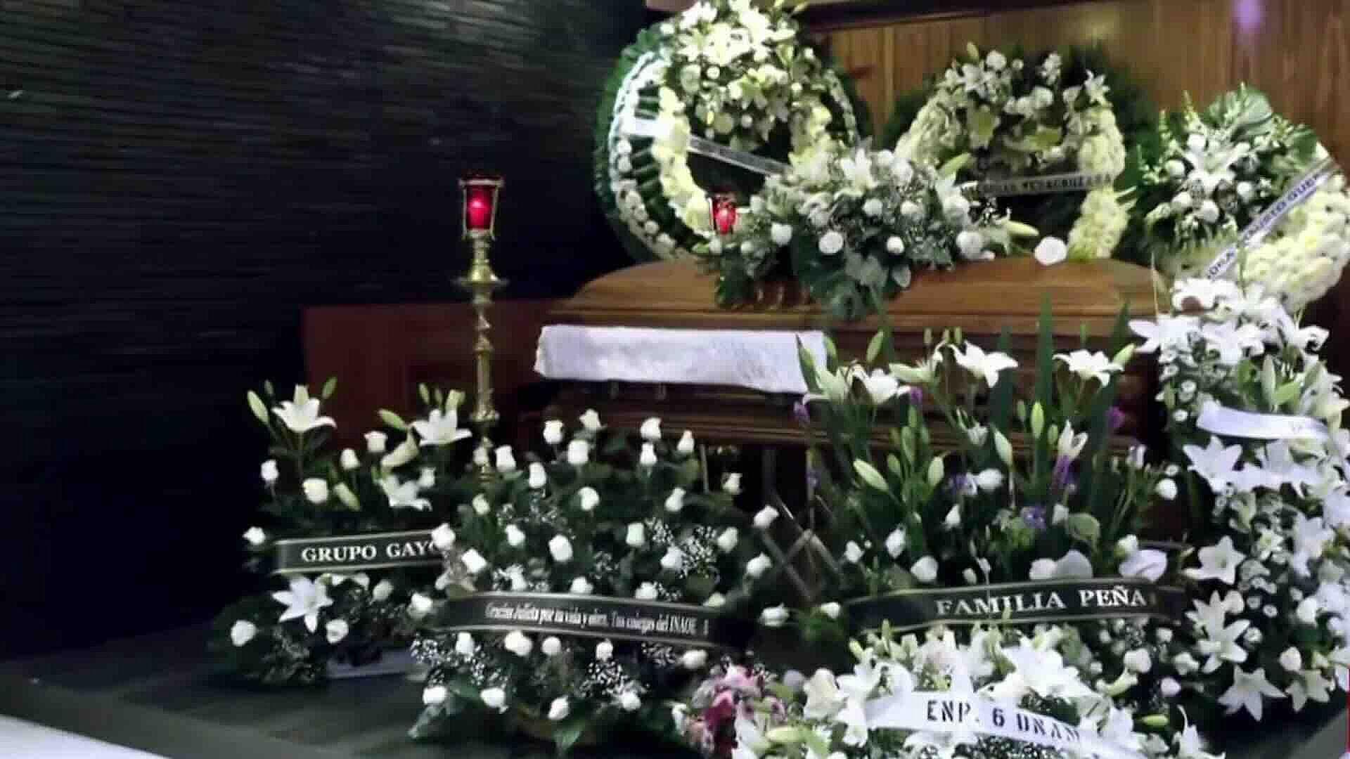 Despiden a Julieta Fierro en Funeraria de la Colonia del Valle en CDMX