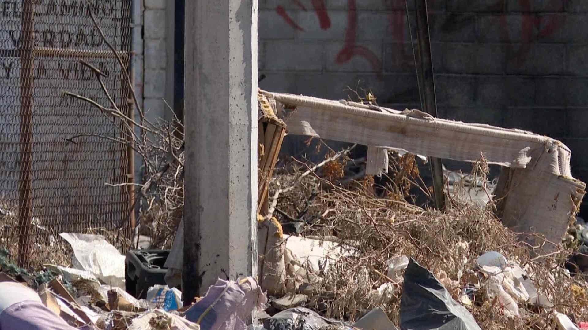 Reportan Acumulación de Basura en Vía Pública del Fraccionamiento Castelina en Hermosillo