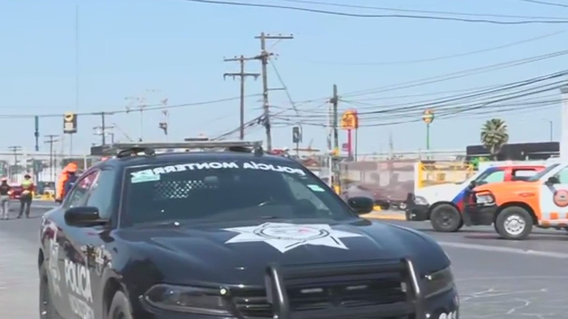 Desalojan a Vecinos y Comerciantes por Fuga de Gas en Pipa en Monterrey