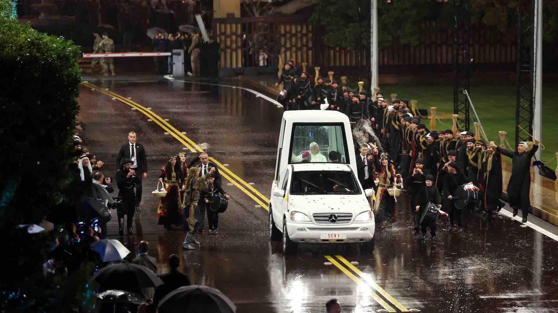 Papa León XIV Llega a Líbano y Reafirma Mensaje de Paz y Unidad en Oriente Medio