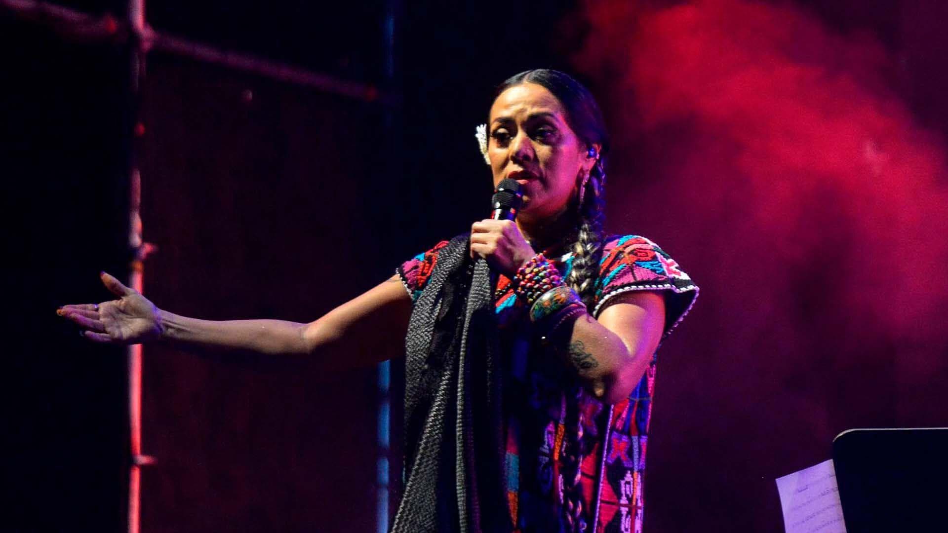 Lila Downs Monta Ofrenda Musical por el Día de Muertos