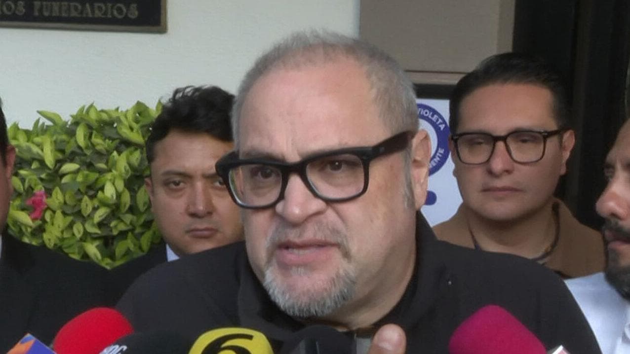 ‘Es Difícil Mantener la Cordura en este Momento’: Hijo de Eduardo Manzano durante su Funeral