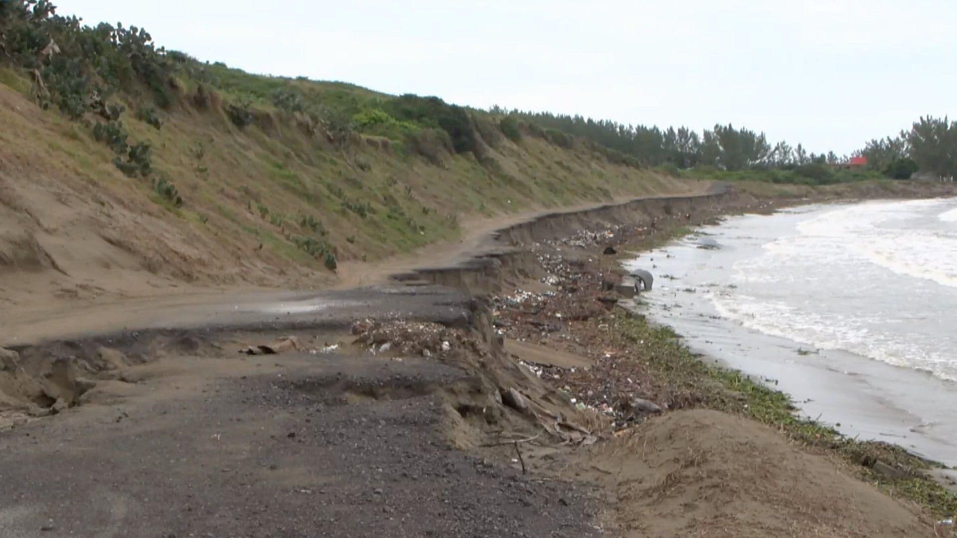 Fuerza del Mar Destruye Tramo Carretero en Alvarado, Veracruz