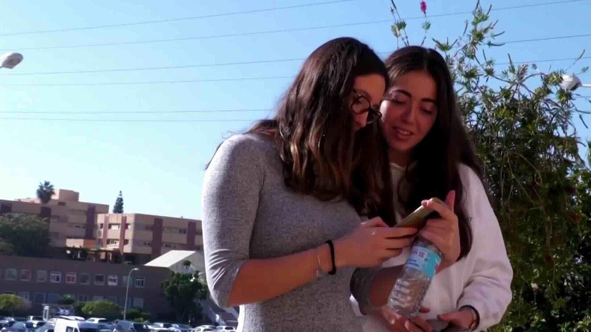 España Busca Prohibir Redes Sociales a Menores de 16 para Combatir Adicción