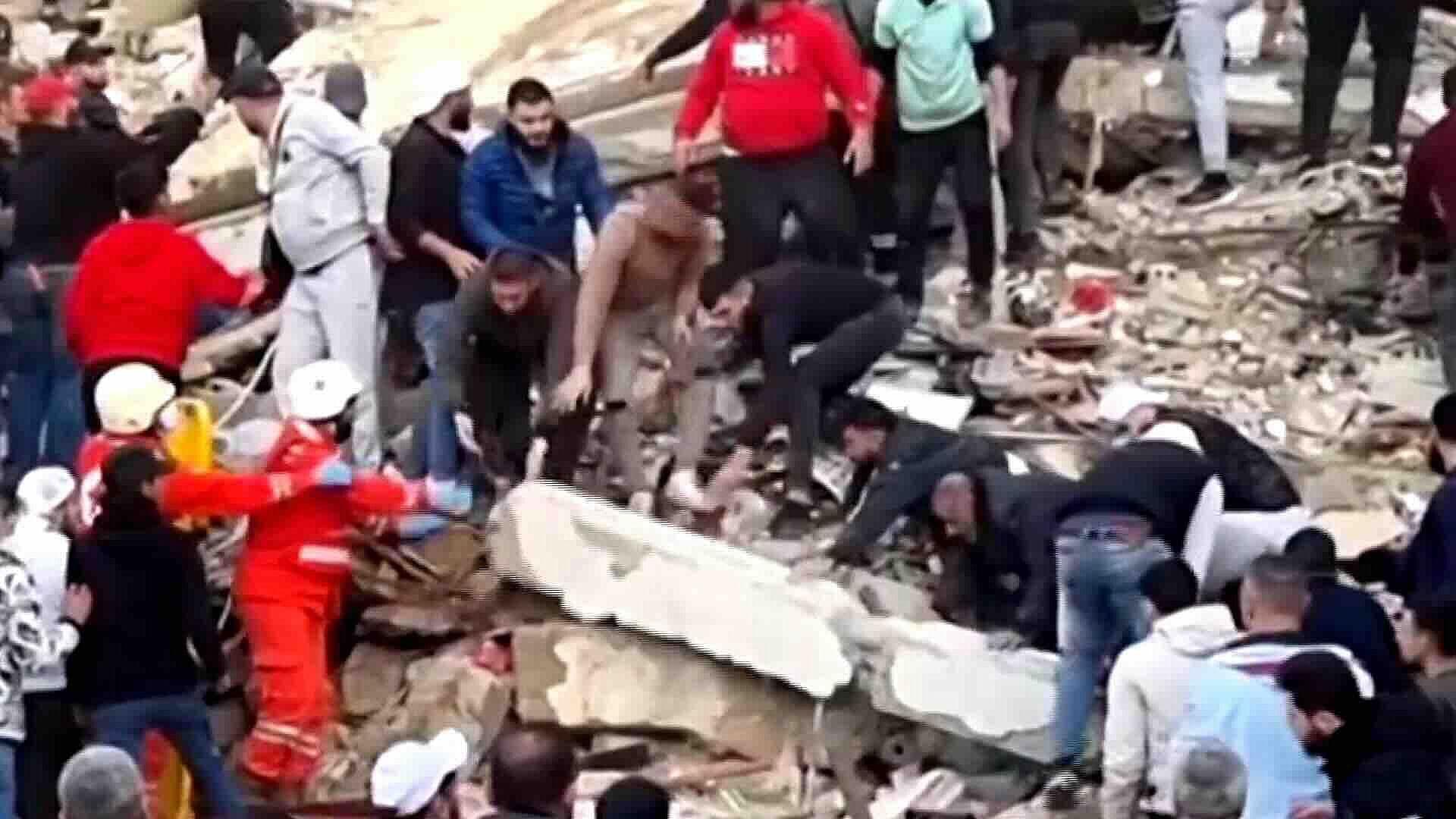 Trípoli: Colapsa Edificio y Deja 2 Muertos y 4 Rescatados Entre Escombros en Líbano