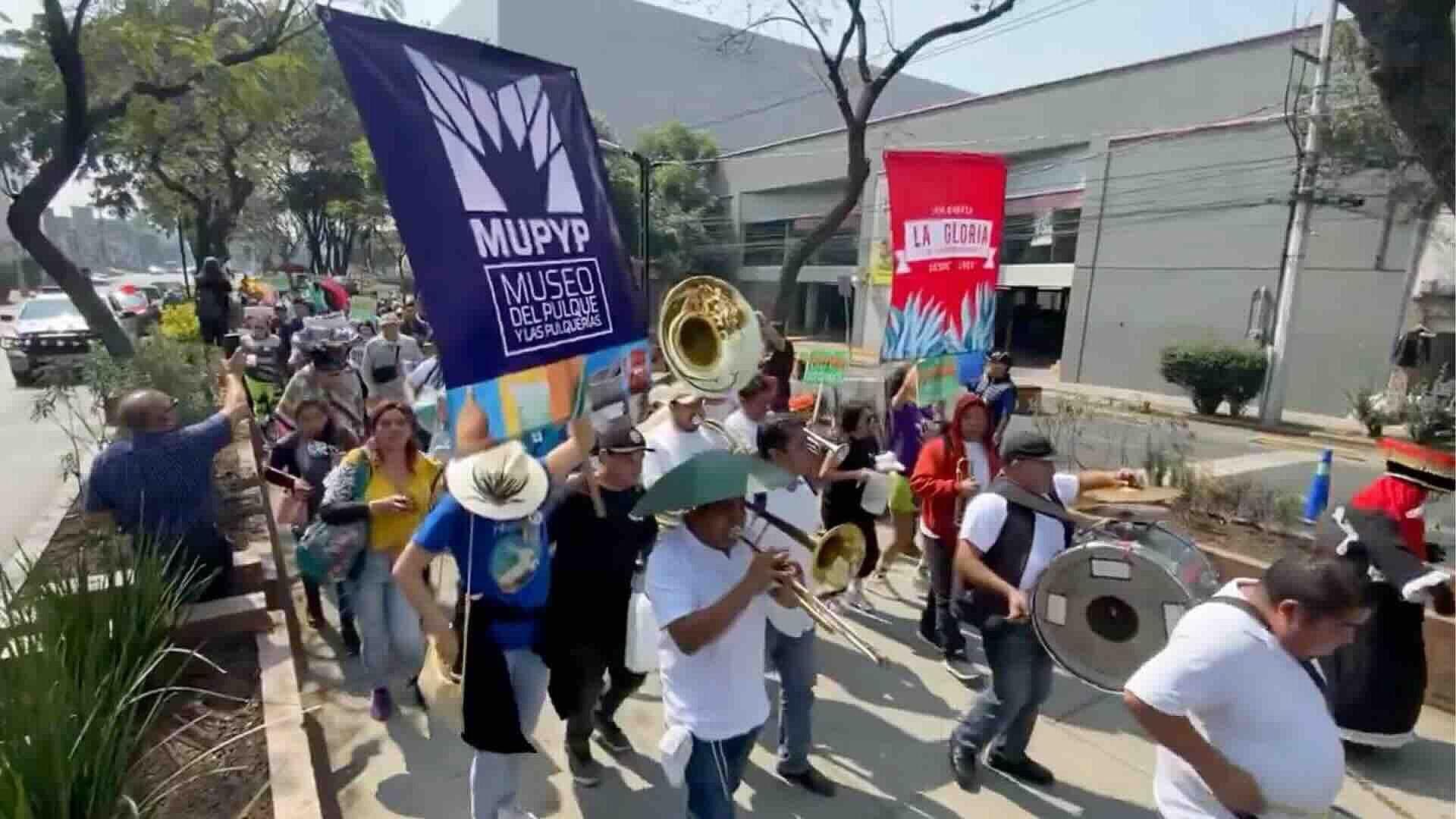 Pulqueros Realizan Peregrinación a la Basílica de Guadalupe con Pulque Ancestral