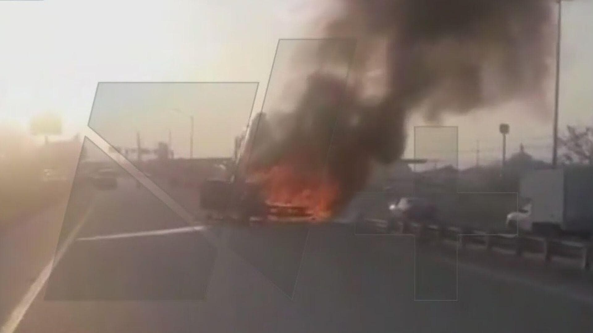 Consume Incendio a Camión de Carga en Carretera a Laredo en Apodaca