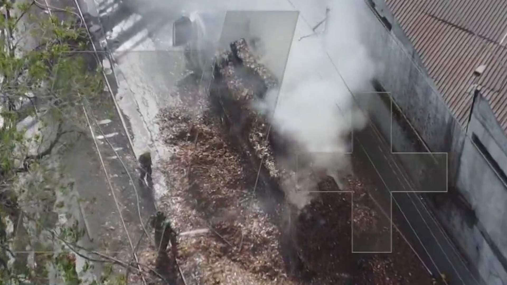Arde Tráiler Cargado con Pacas de Cartón en Av. Luis Mora en Colonia Industrial