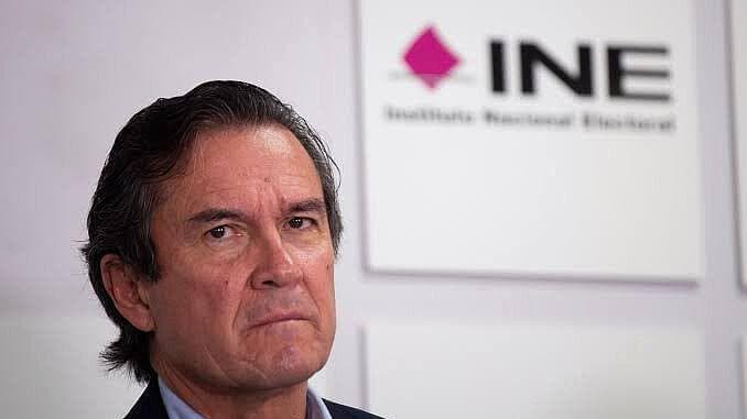 Edmundo Jacobo Renuncia al INE