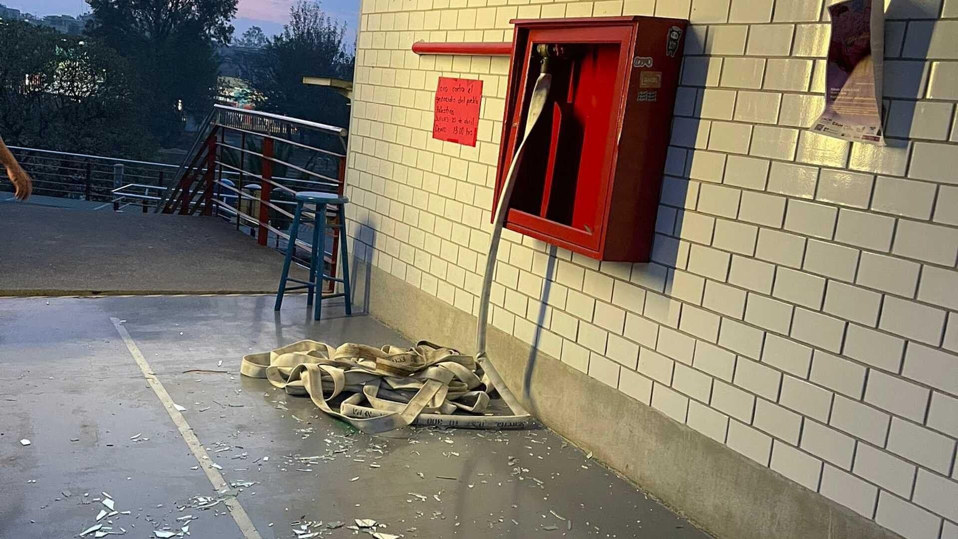 Sofocan Fuerte Incendio en Plantel San Lorenzo Tezonco de la UACM