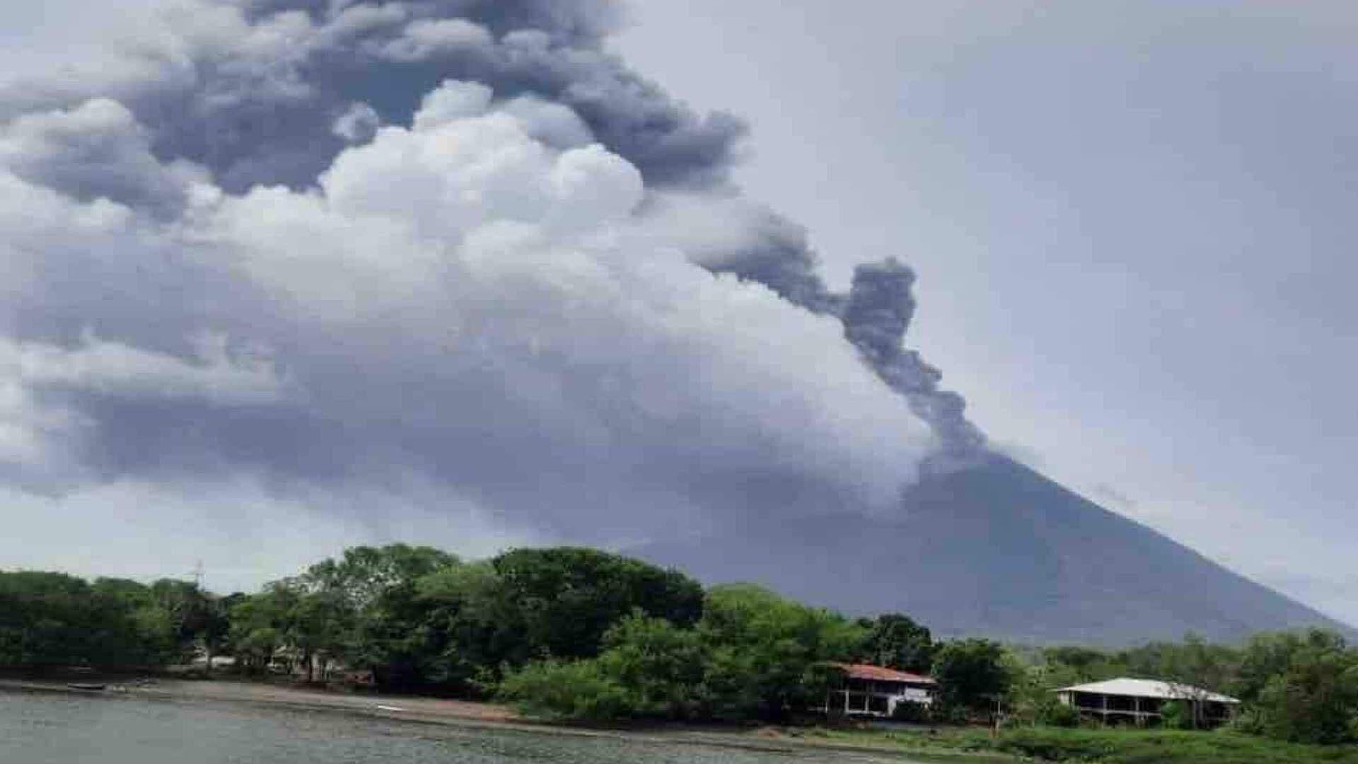 Erupción del Volcán Concepción Provoca Temor en Nicaragua