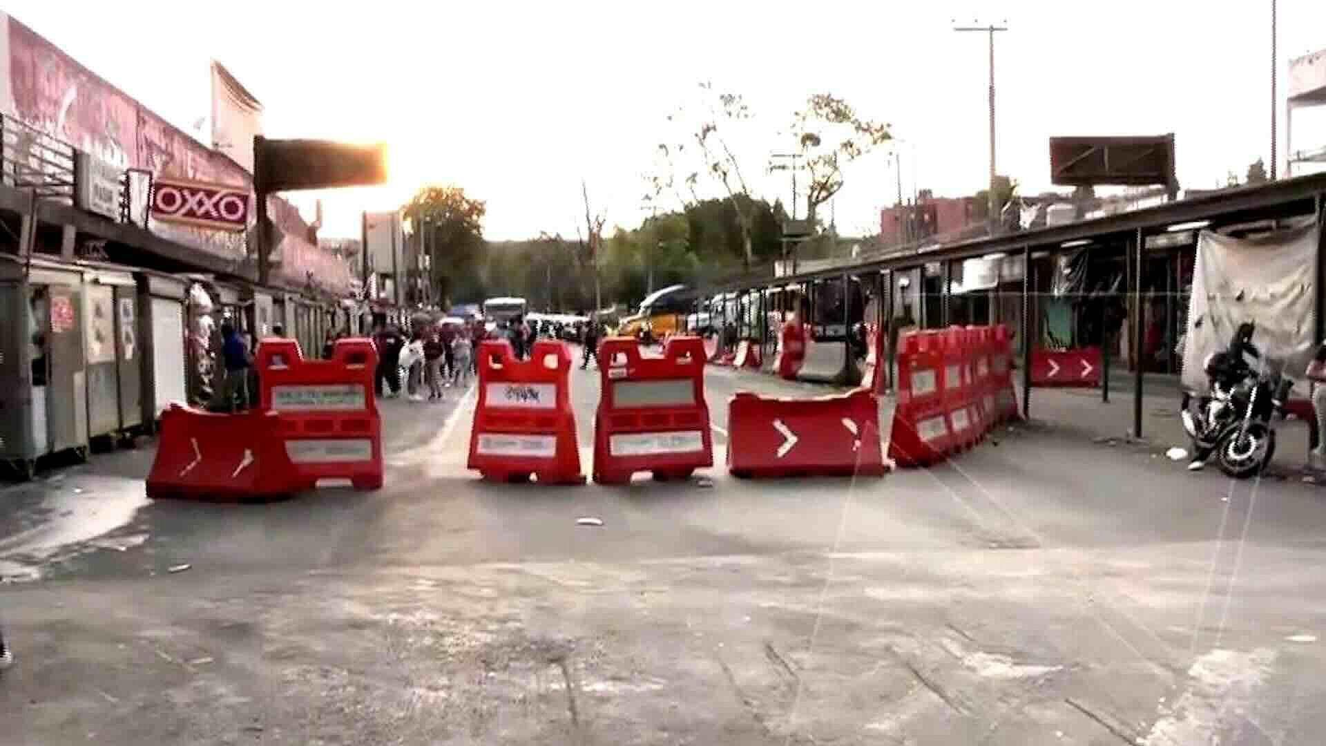 Comuneros Realizan Bloqueo en el Cruce de Barranca del Muerto y Revolución
