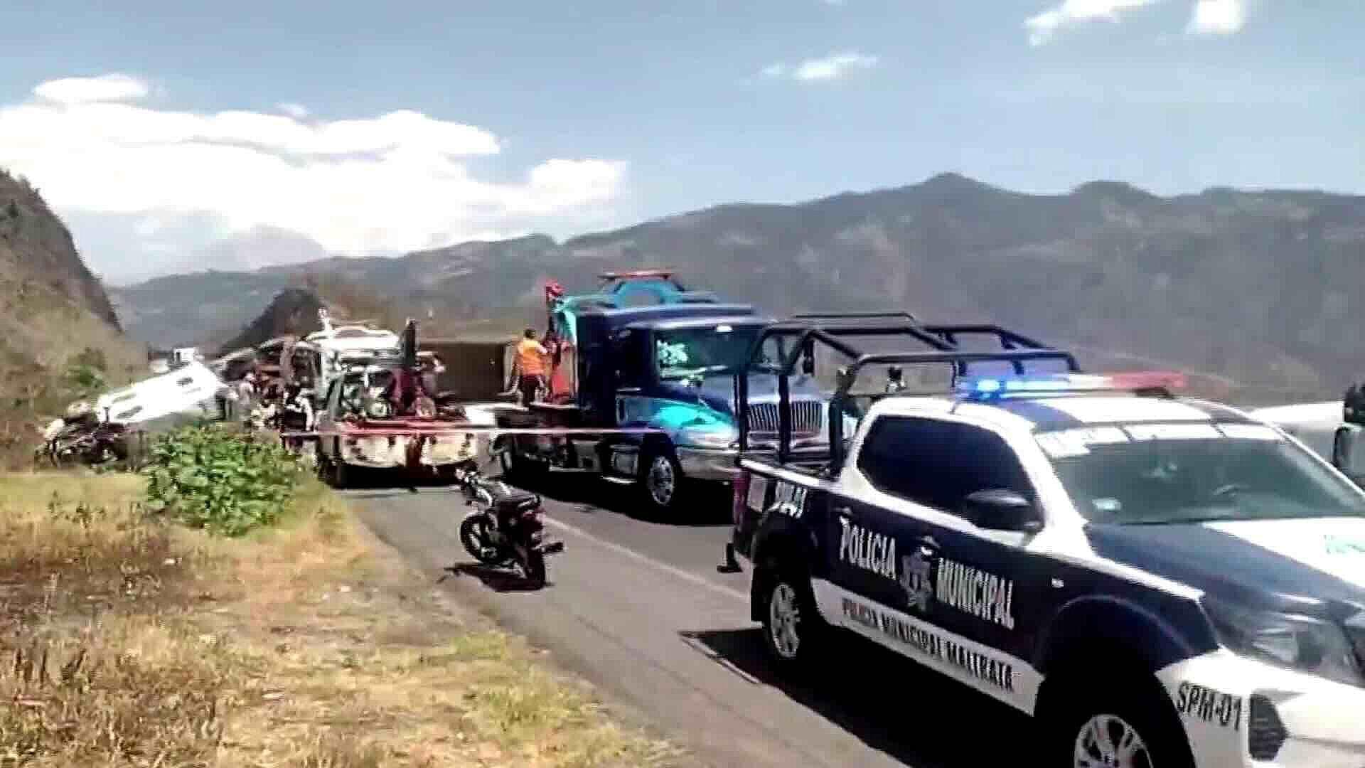 Volcadura de Tráiler en la Autopista Esperanza-Maltrata Deja un Fallecido