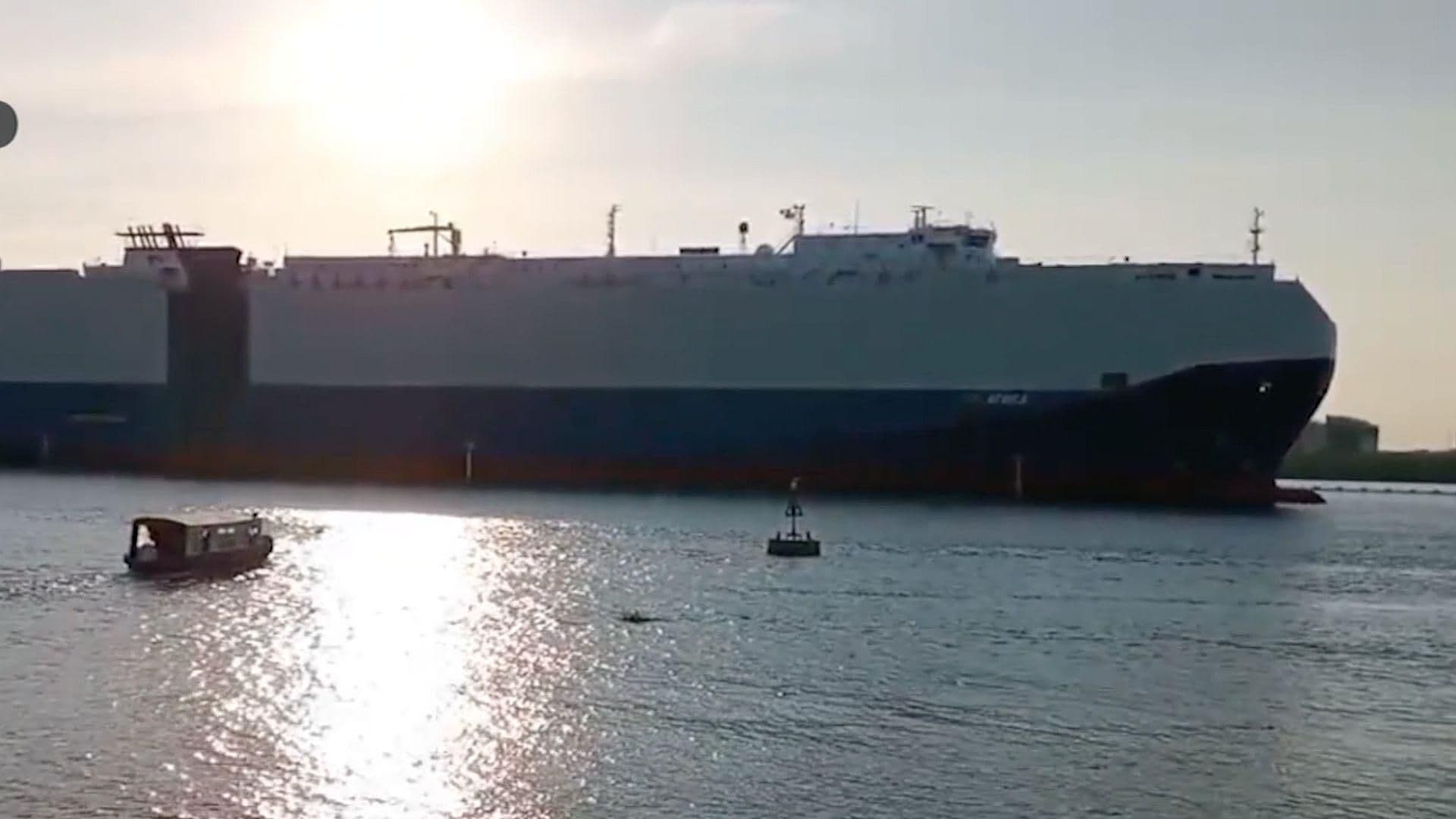 Arriba Embarcación RCC África al Puerto de Coatzacoalcos para Trasladar 900 Vehículos