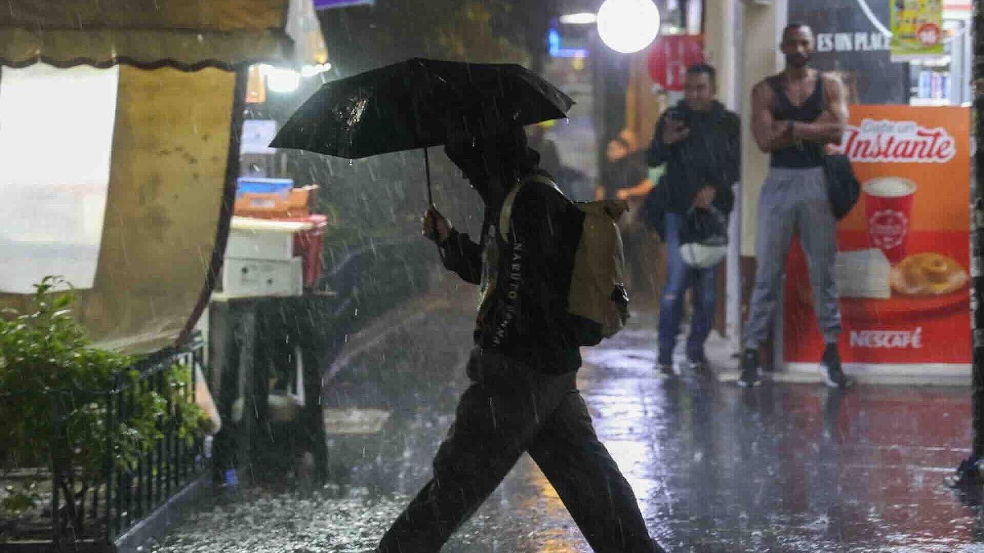 Calor y Lluvias Provocan Clima Cambiante en Varios Estados de la República Mexicana