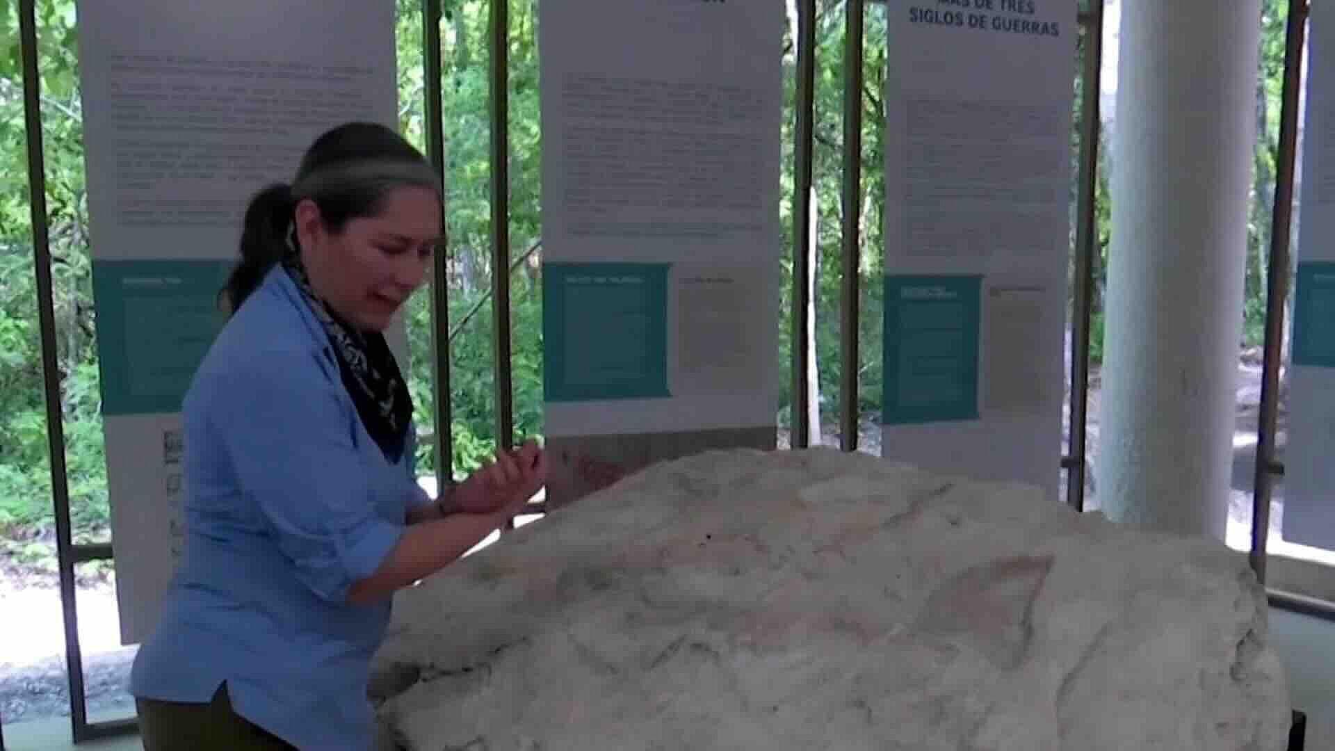 Hallan Panel de Piedra con Representación de Hombre Cautivo en Calakmul, Campeche