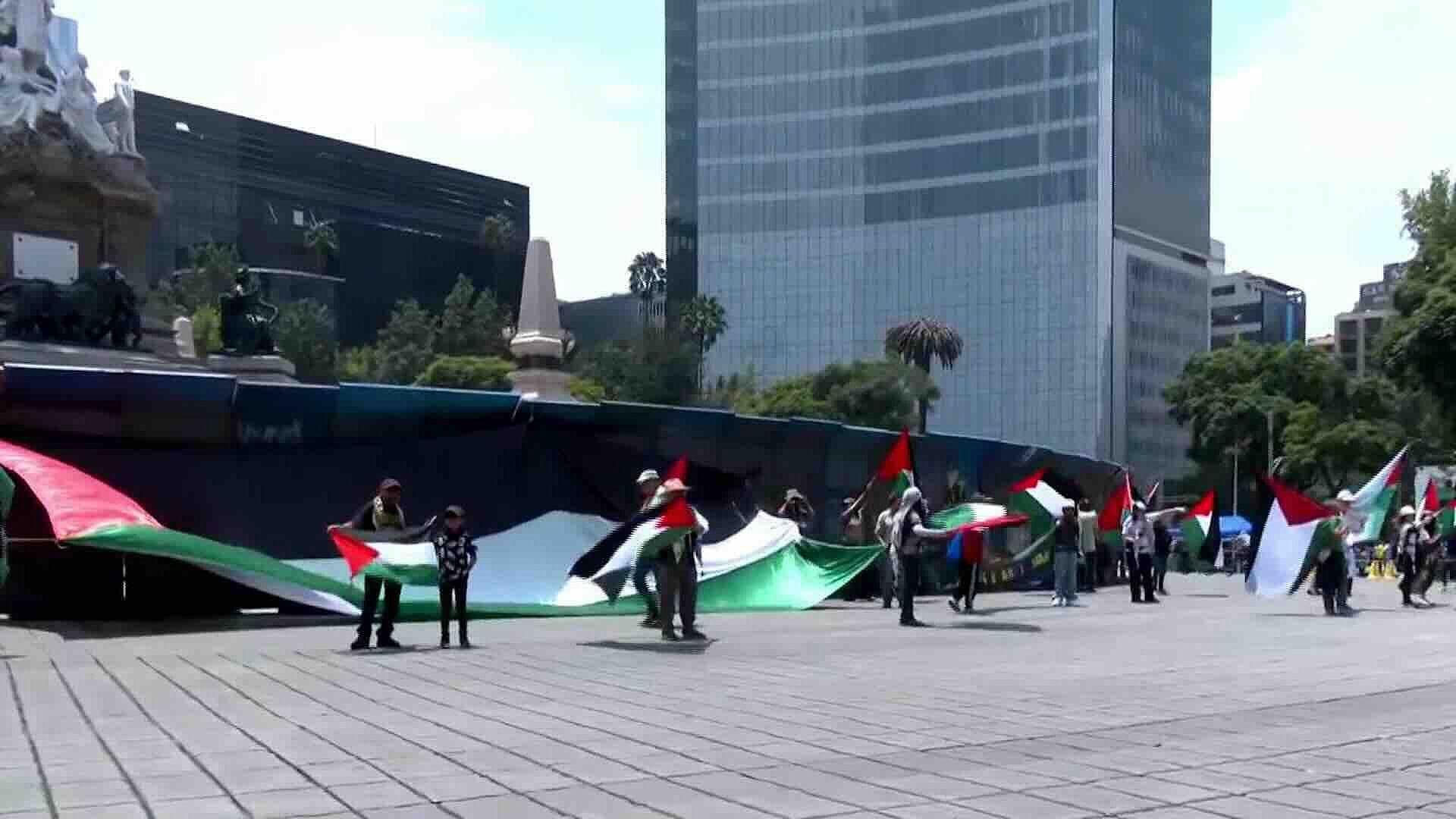 Protestan en el Ángel de la Independencia por el fin de la guerra en Gaza