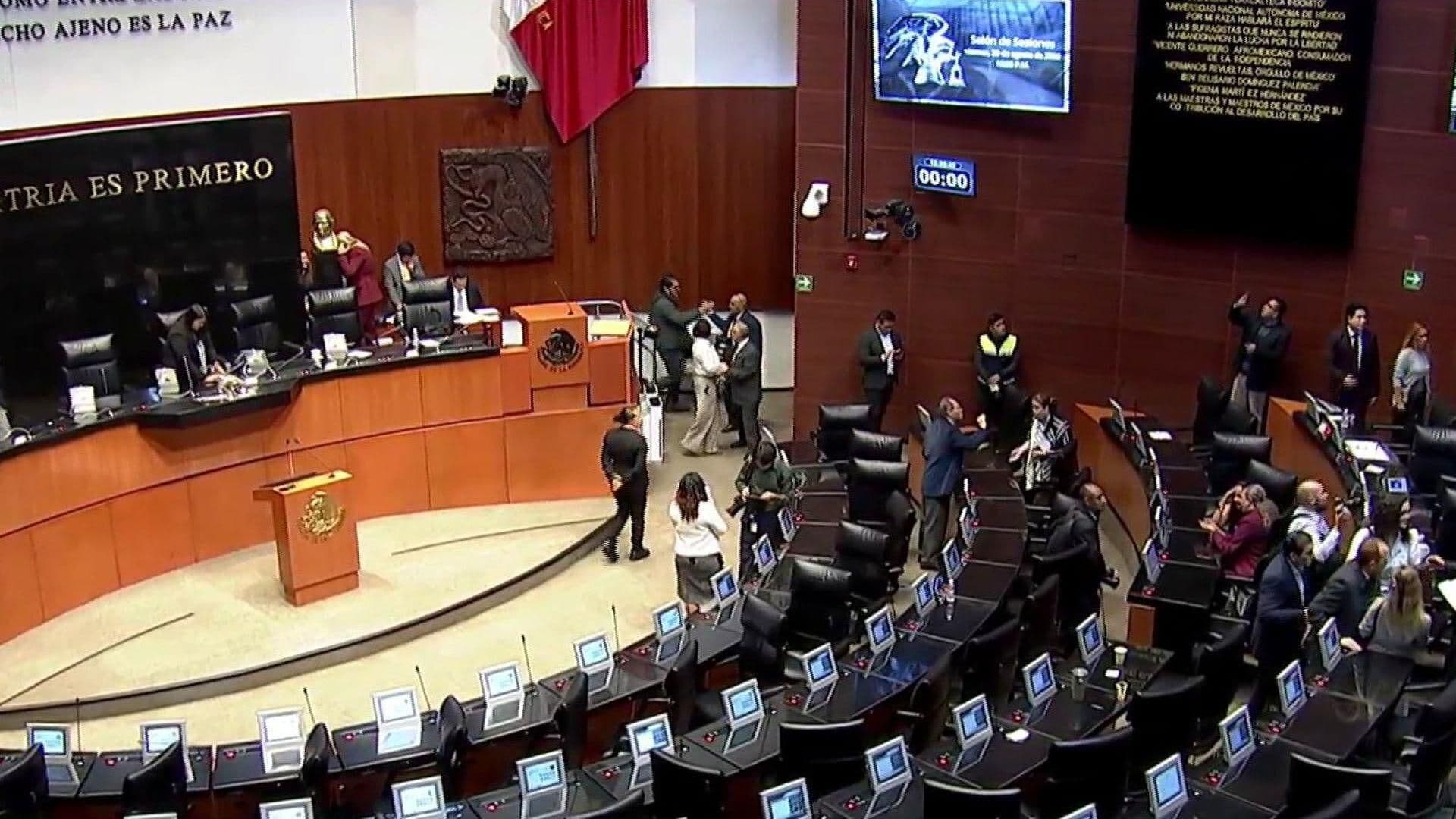 Concluye Sesión Permanente Convocada luego de Discusión entre Fernández Noroña y 'Alito' Moreno