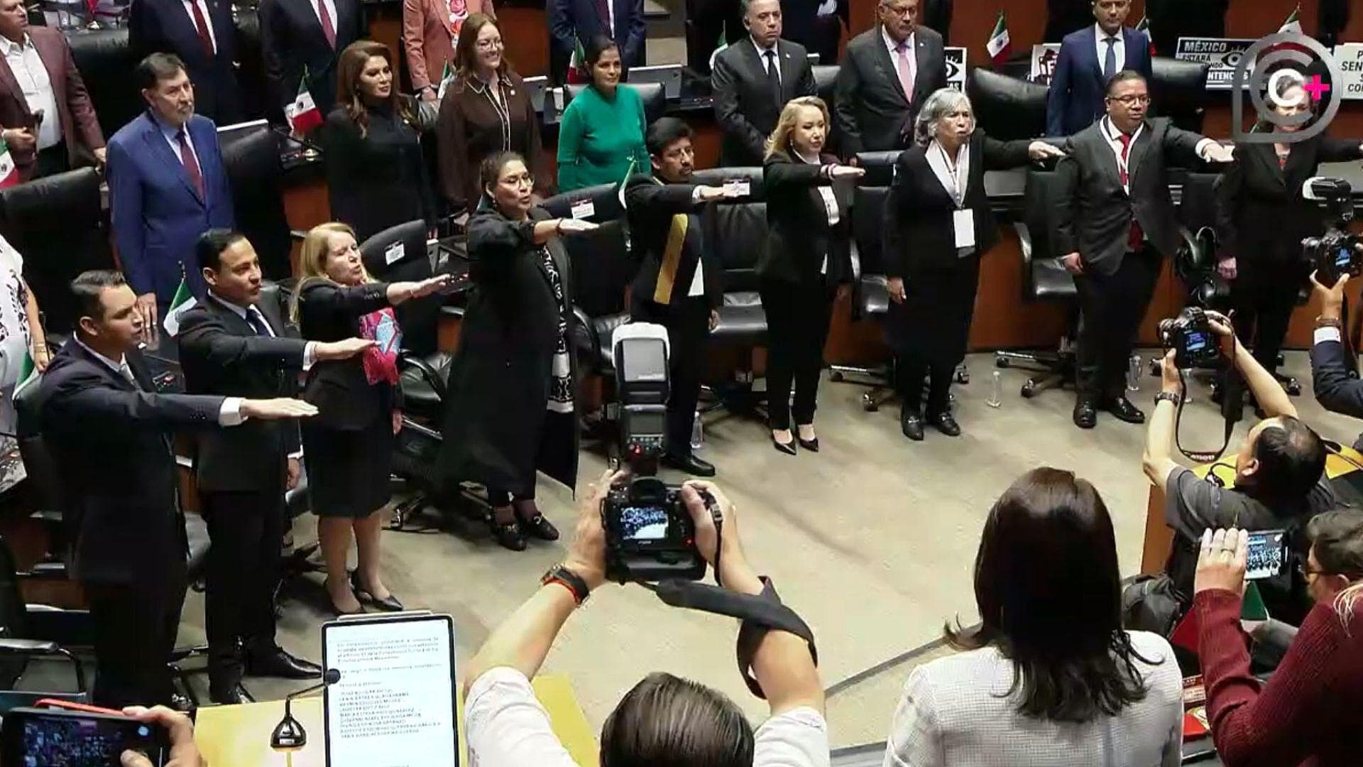 Ministros y Ministras de la Suprema Corte Rinden Protesta en el Senado de la República