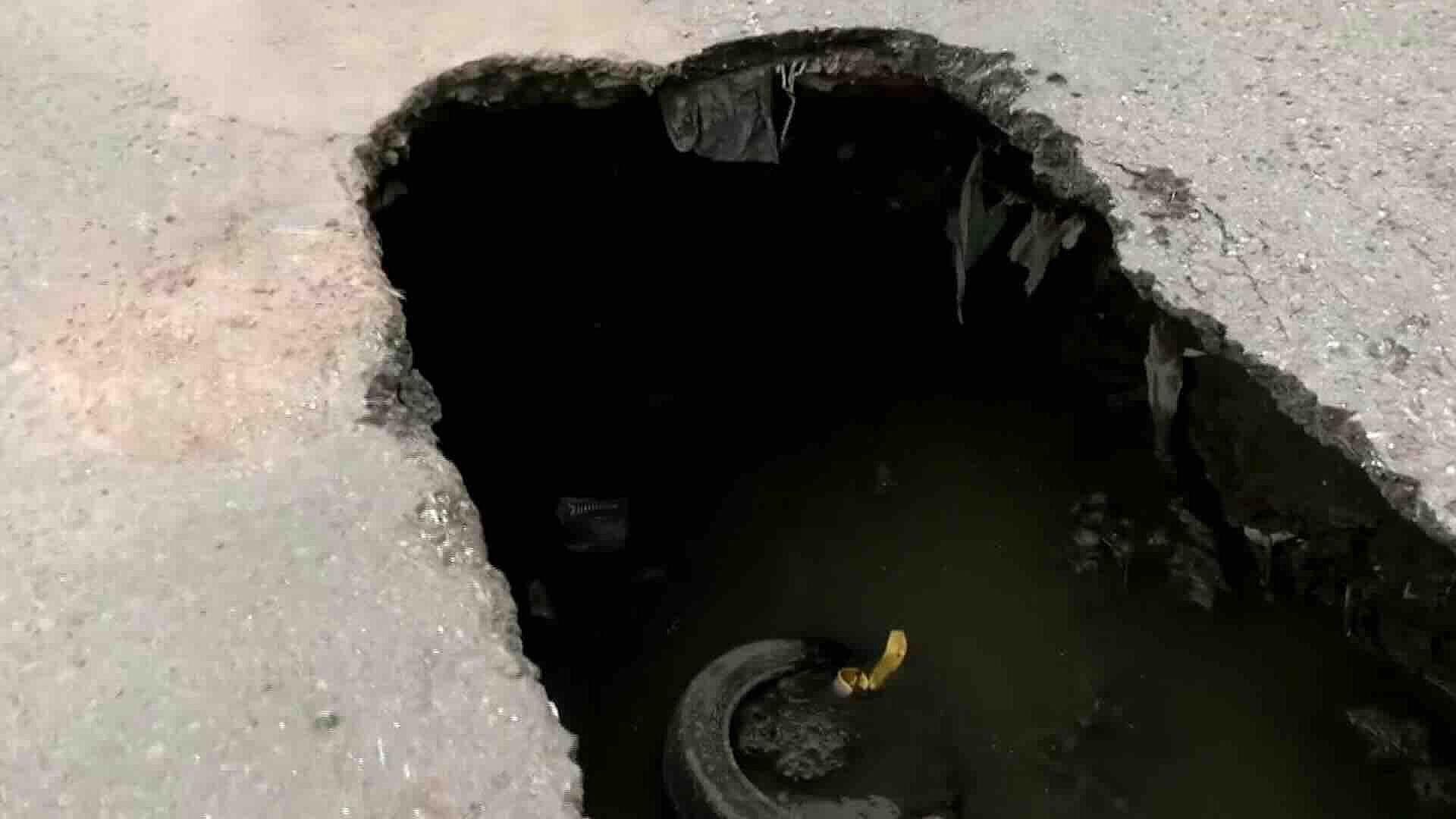 Enorme Socavón se Abrió Hace 2 Meses en Colonia Estrella, Ecatepec y Nadie lo Repara