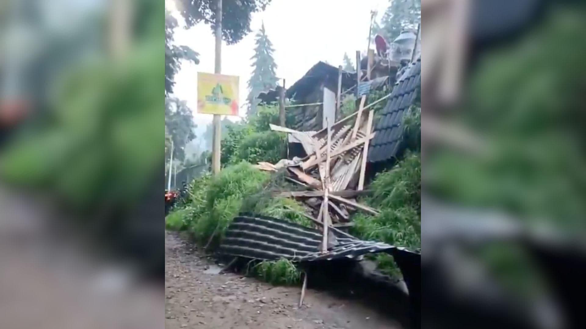 Deslave Sepulta Vivienda en Amecameca; Mueren Padre e Hija, Madre Logra Sobrevivir