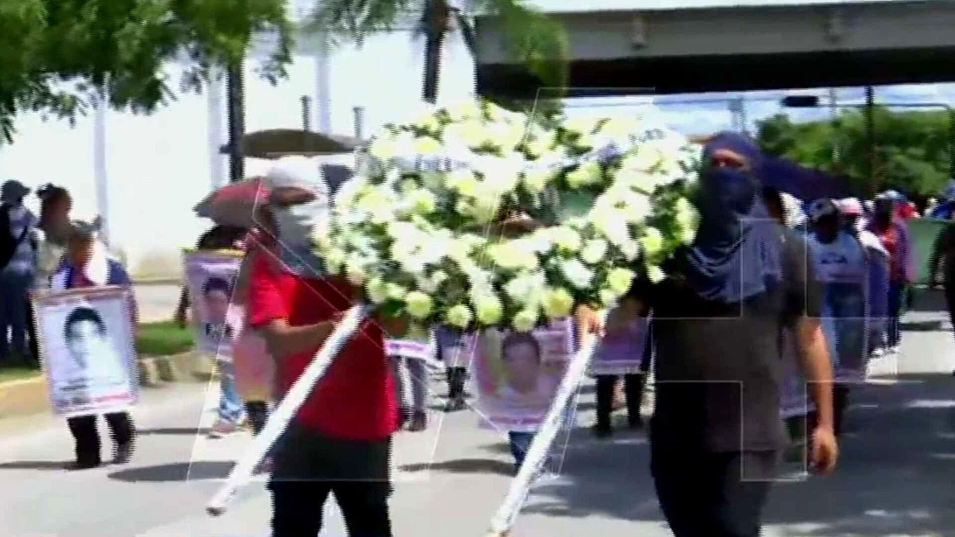 Inicia Marcha en Iguala por los 43 Normalistas de Ayotzinapa a 11 Años de su Desaparición