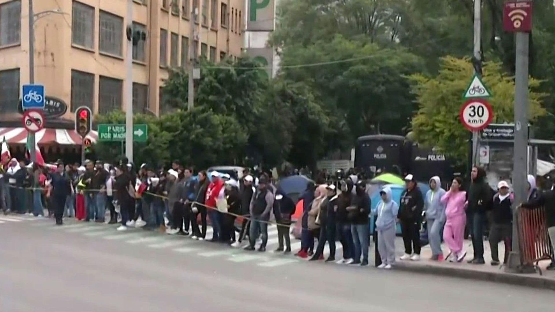 Así Se Ve la Protesta en Inmediaciones del Senado de la República