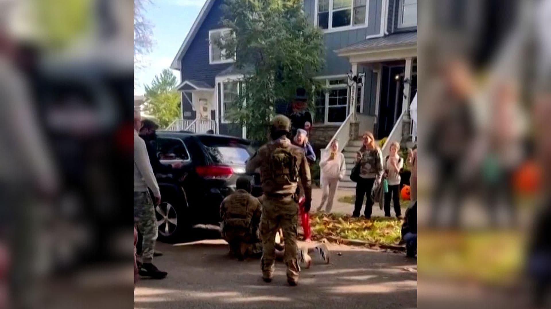 Redada de ICE Desata Confusión y Enfrentamientos en Desfile de Halloween en Chicago