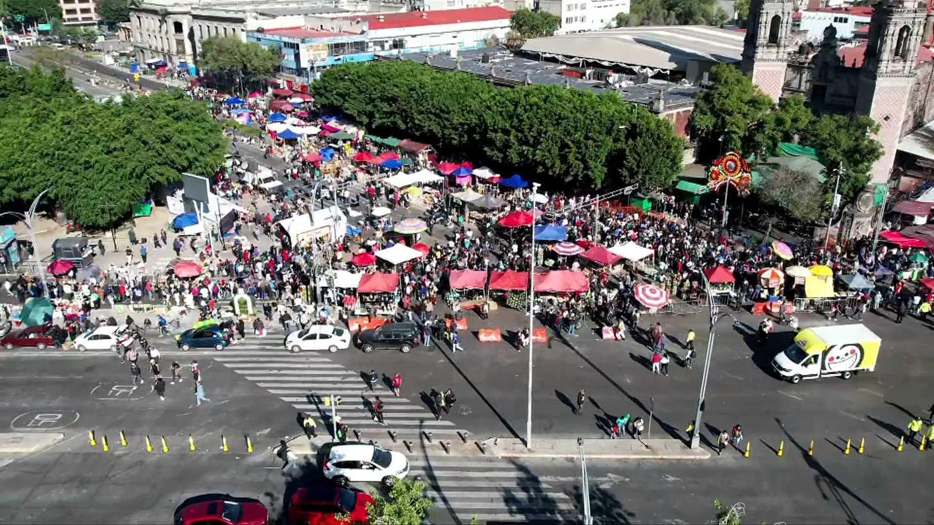 Miles de Fieles Celebran a San Judas Tadeo: Así se ve Desde el Aire el Templo de San Hipólito