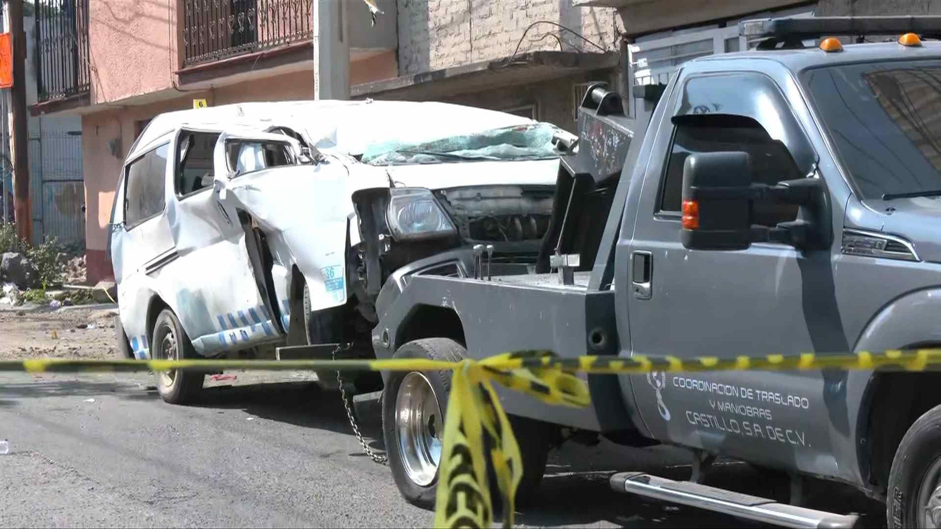 "La Combi Venía Fuerte y le Ganó el Peso", Testigo sobre Volcadura Fatal en La Paz, Edomex