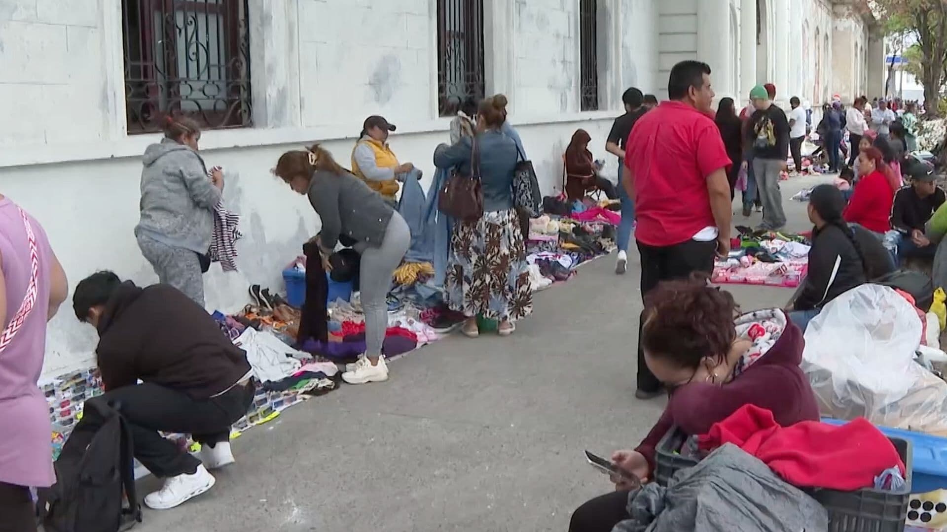 ‘Nenis’ Temen Perder su Espacio de Venta Frente al Expenal Allende en Veracruz