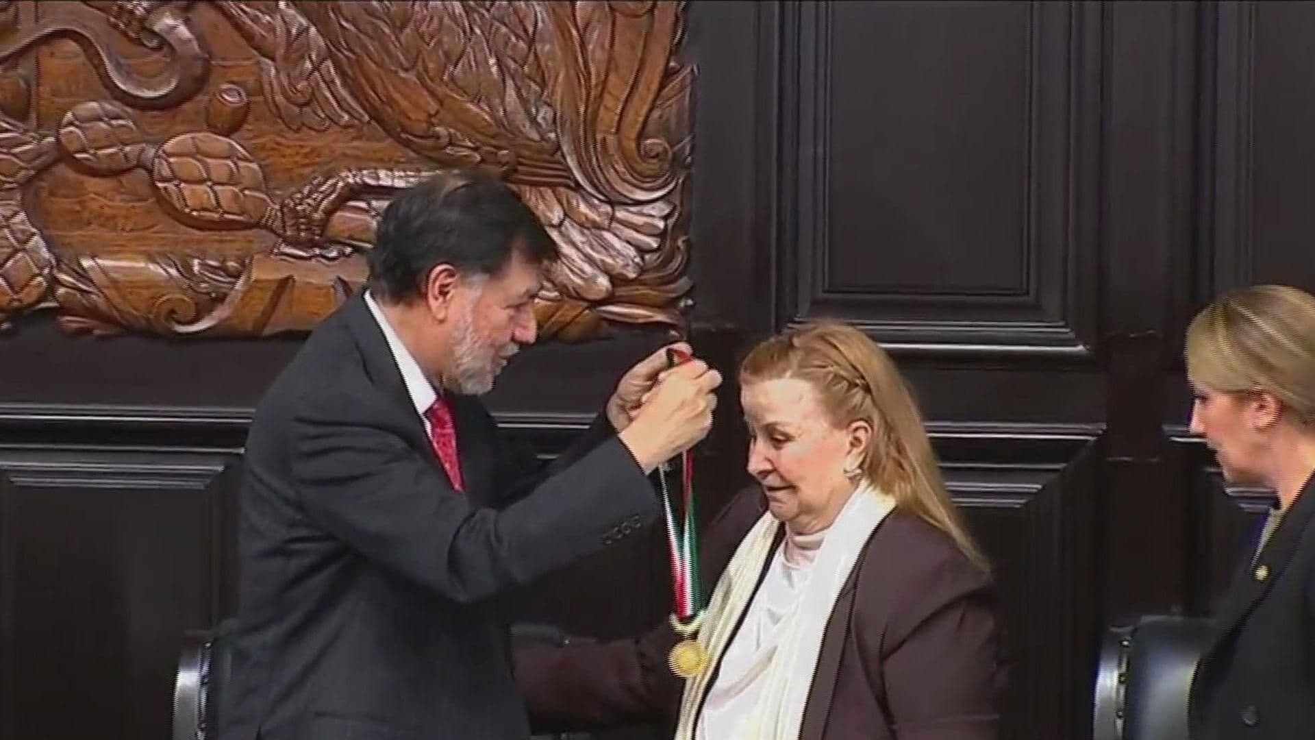 Senado Otorga Medalla Belisario Domínguez a Periodista Ninfa Deándar Martínez