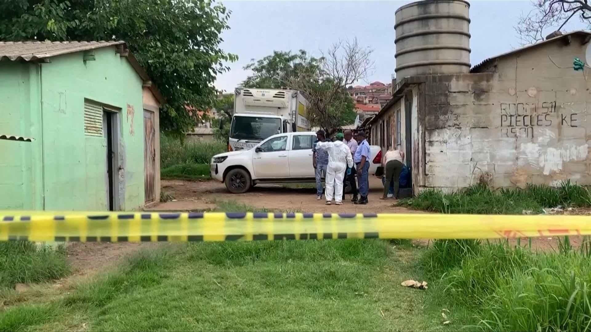 Tiroteo en un Bar deja 11 Muertos, Entre Ellos un Niño, en Sudáfrica