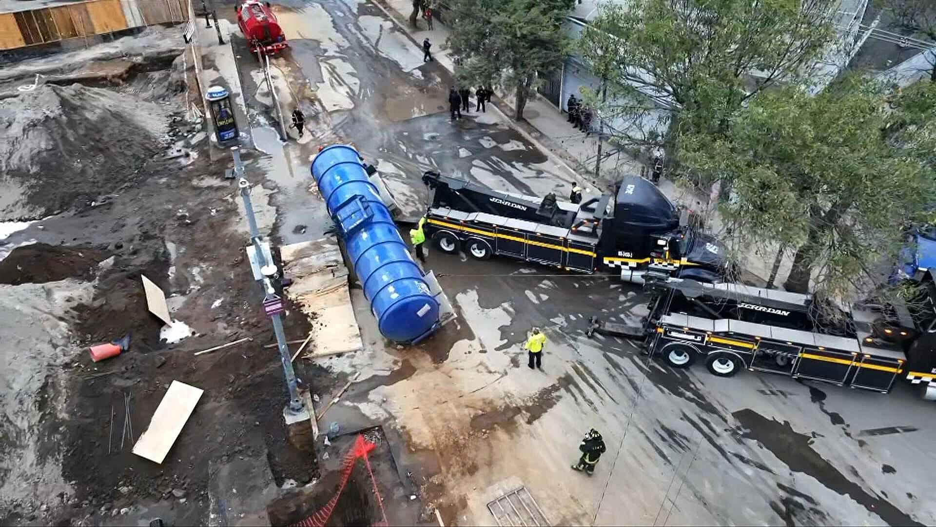 Volcadura de Pipa cerca del Estadio Azteca Pone en Alerta a Autoridades en Coyoacán, CDMX