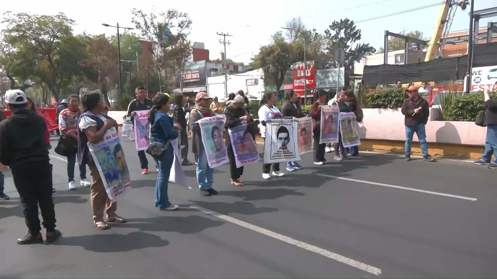 Así Fue la Peregrinación por 43 Normalistas de Ayotzinapa a la Basílica de Guadalupe
