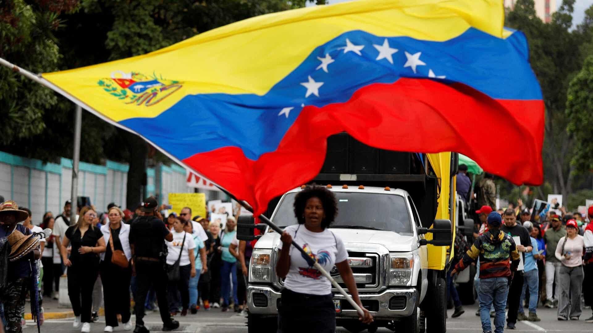 Ministro del Interior de Venezuela Afirma que Avanza Reapertura de Embajadas en Washington y Caracas