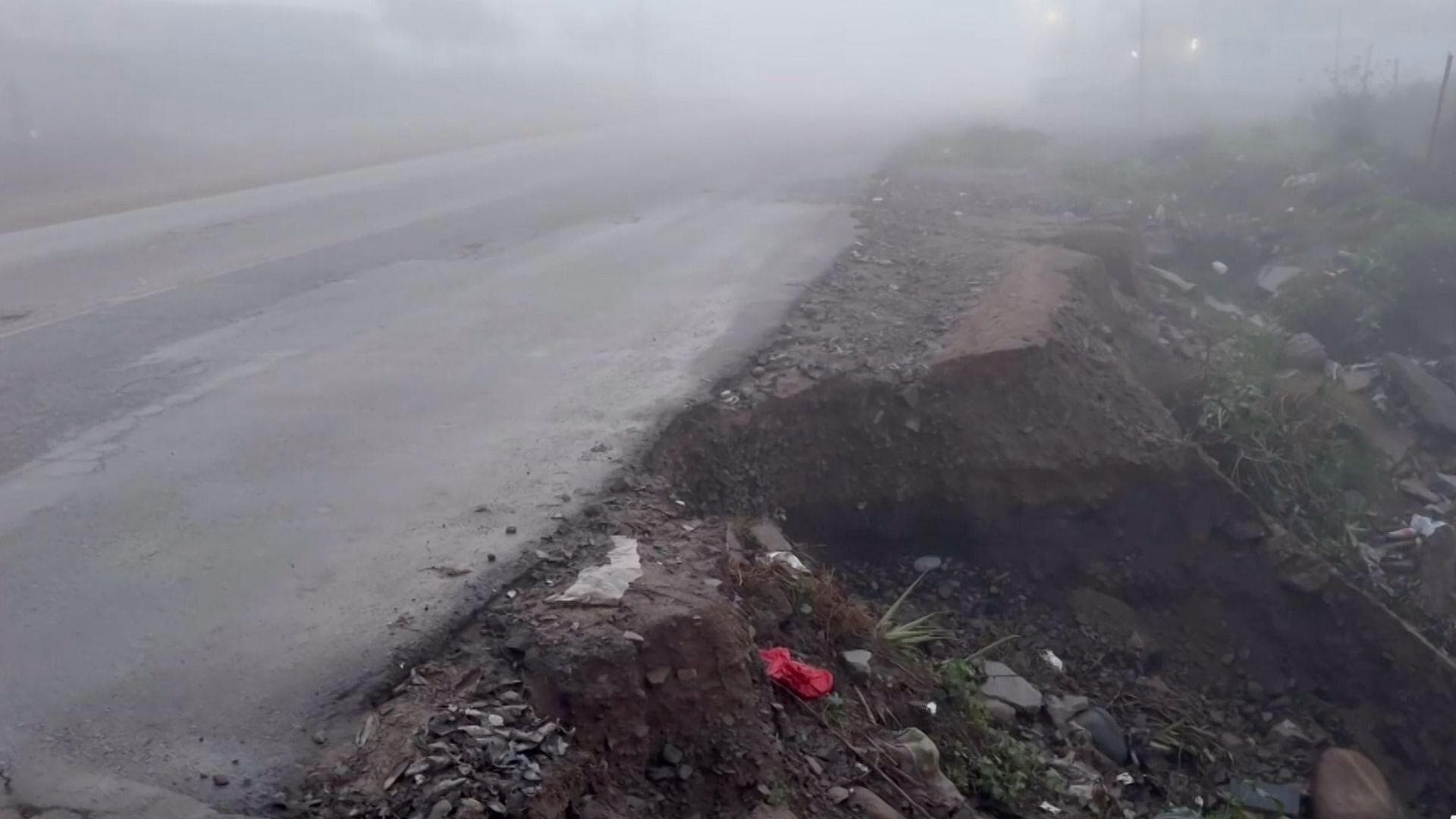 Ciudadanos Temen Riesgo de Deslave en Carretera Transpeninsular en Maneadero