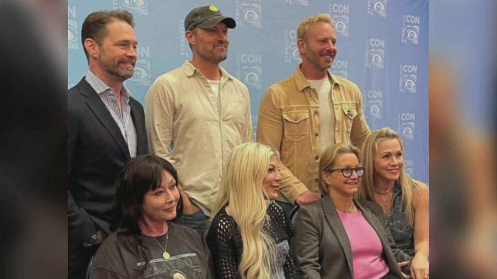 Elenco de Beverly Hills 90210 Se Reúne en CONVENCIÓN en Pittsburgh