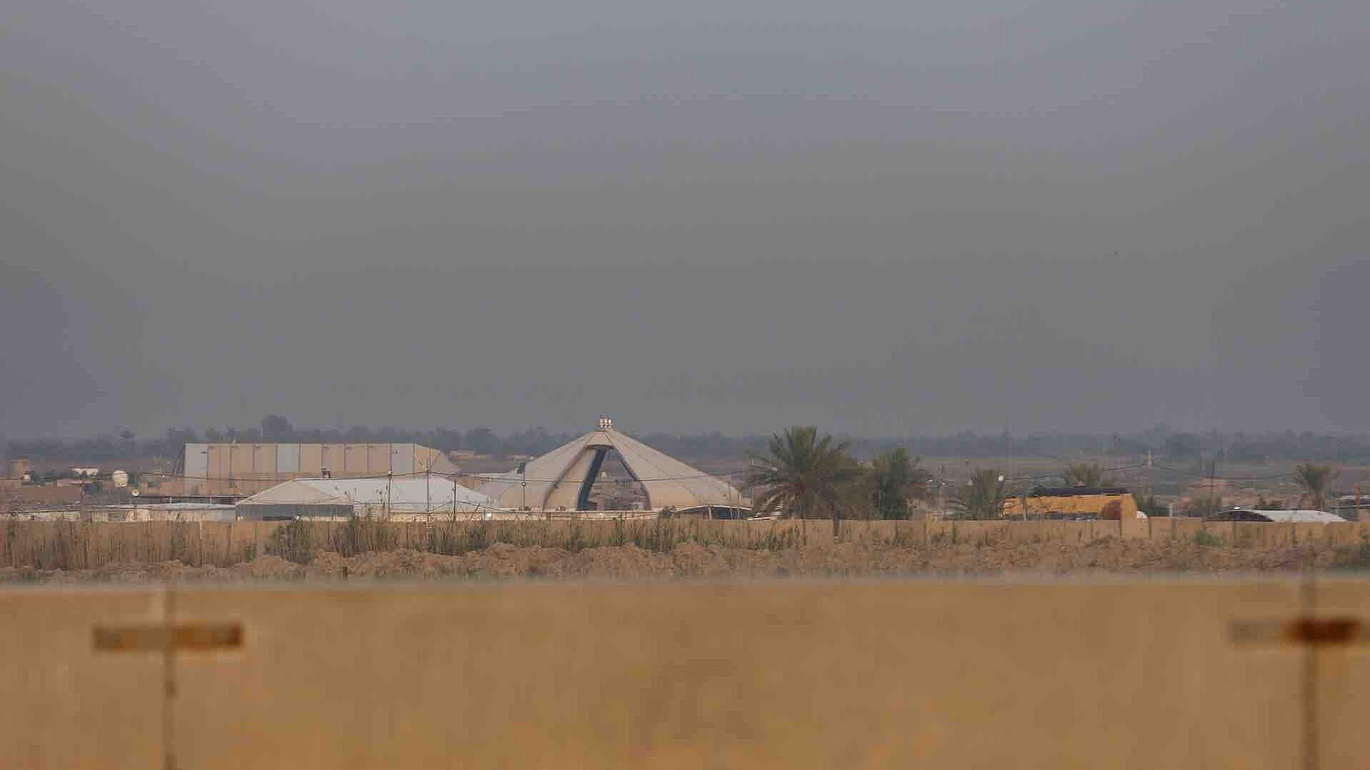 Investigan Explosión en Base Militar en Irak, que Dejó un Muerto y Ocho Heridos al Sur de Bagdad