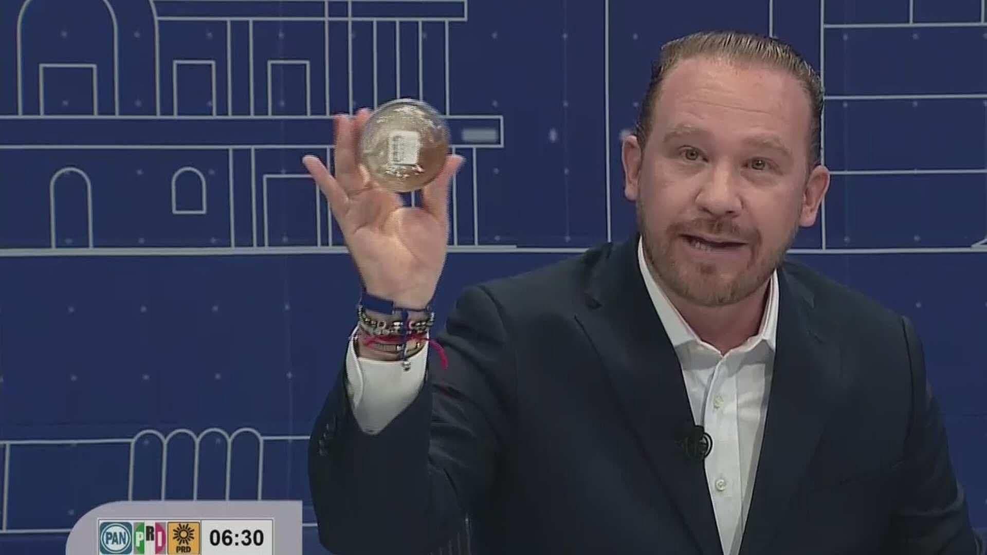 Santiago Taboada Presenta Muestras de Agua Contaminada en Alcaldías de Morena
