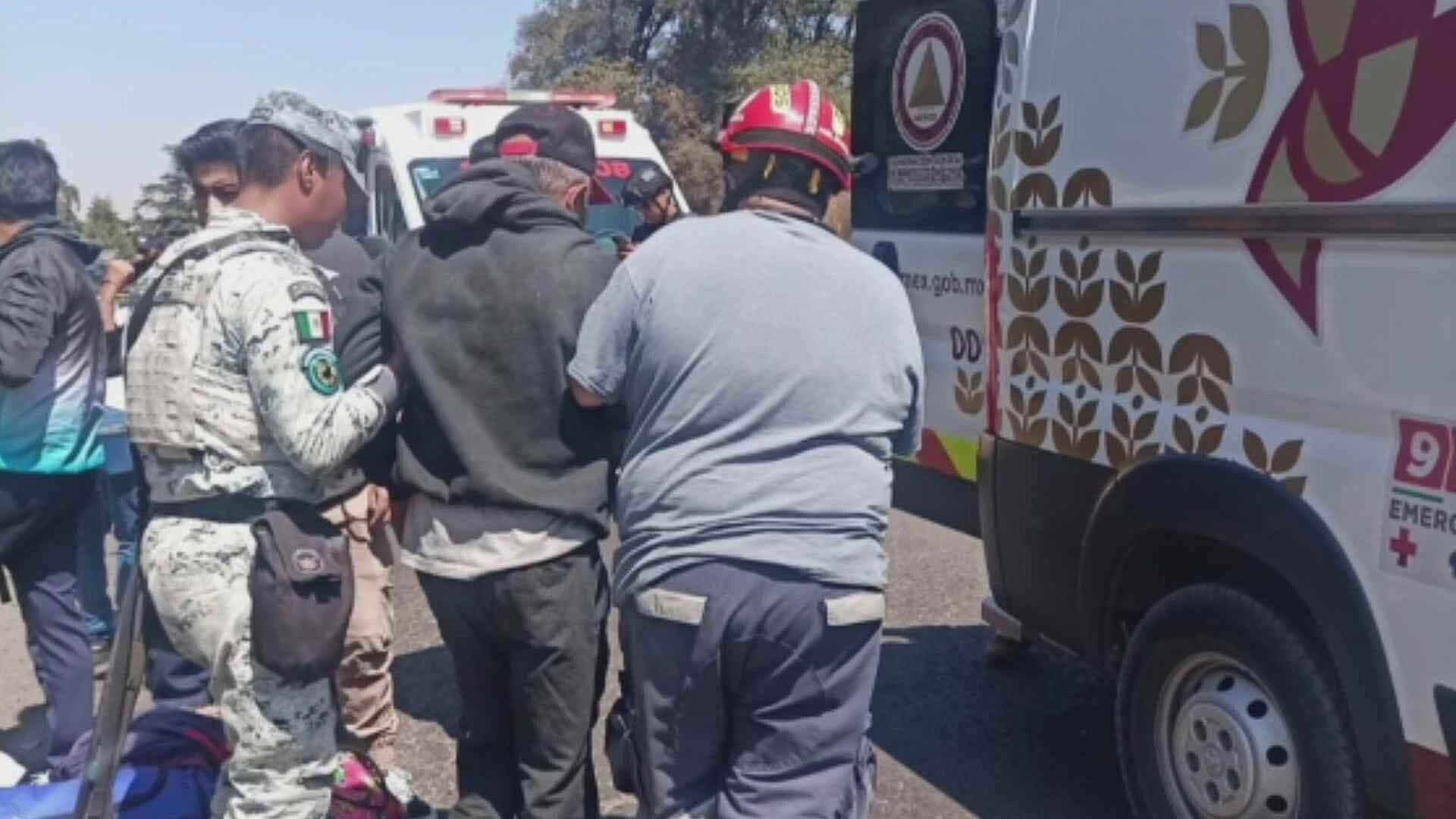 Accidente en Amecameca, Edomex, Hoy: Autobús de Pasajeros Cae en una Zanja y Deja un Muerto