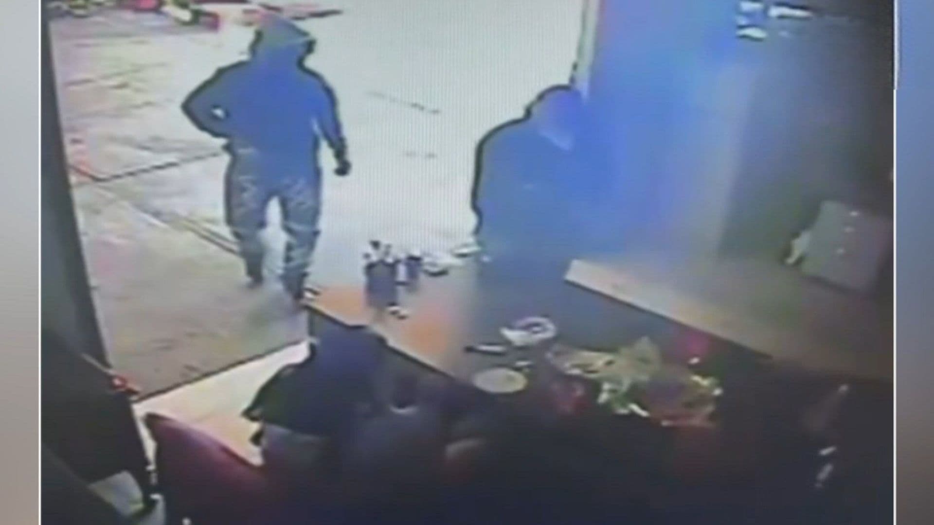 VIDEO: Captan Violento Ataque de Extorsionadores en Taller Mecánico de Tepotzotlán, Edomex