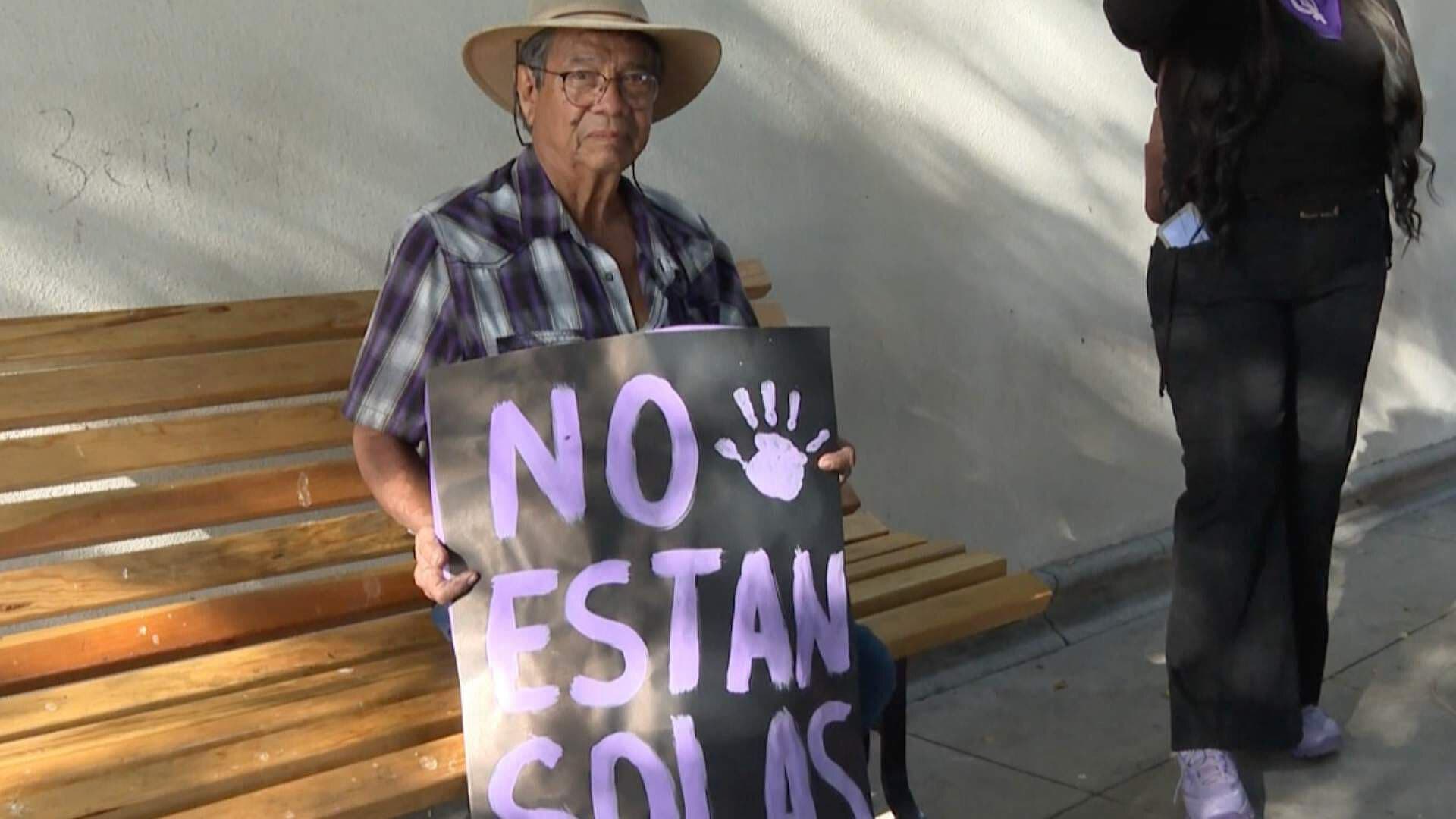 Marco Antonio Salió a Marchar Junto a su Hija Este 8 de Marzo en Hermosillo, Sonora