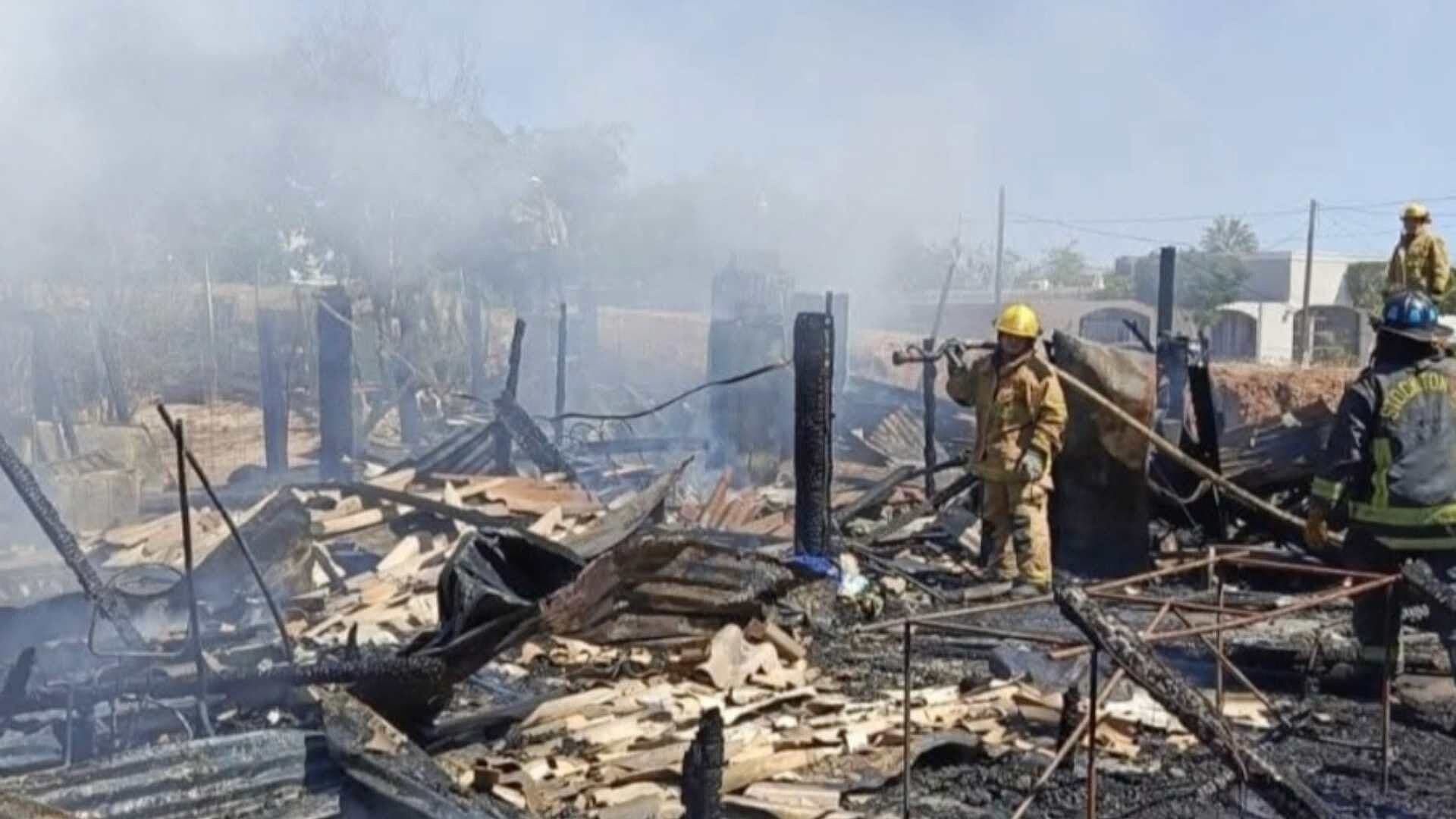 Fuego Consume Dos Viviendas en Empalme, Sonora